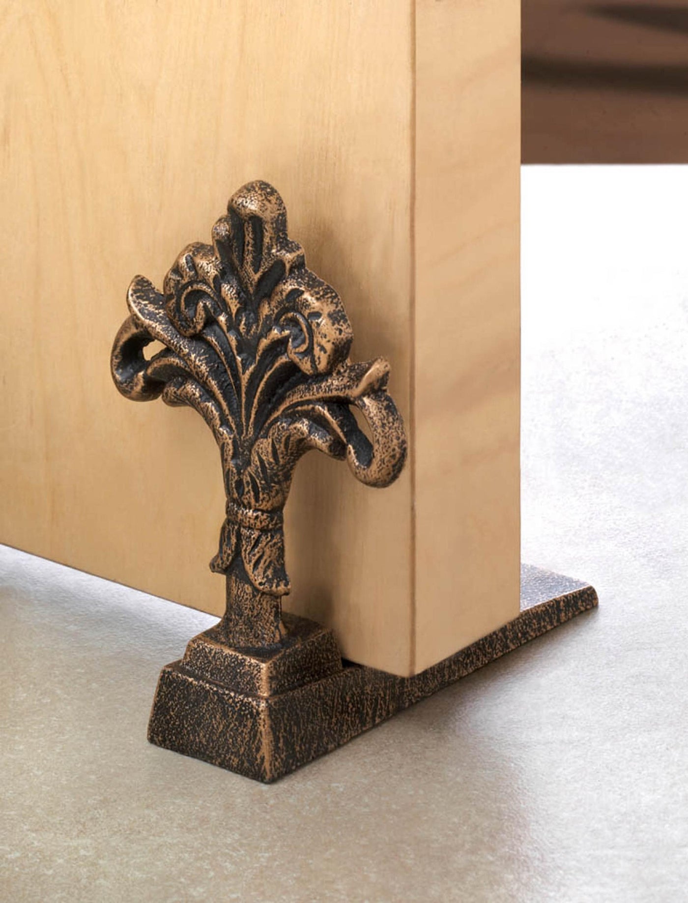 (image for) FLEUR-DE-LIS DOOR STOPPER