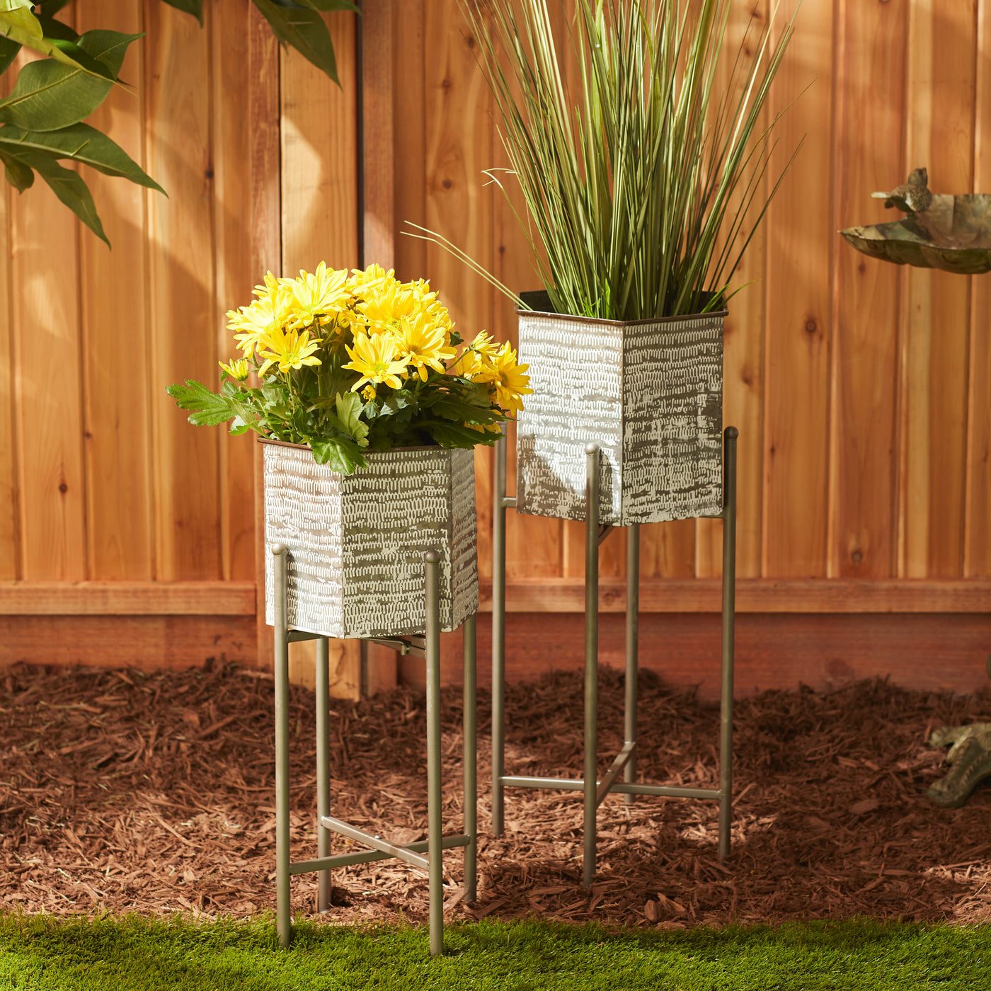 (image for) HEXAGON BUCKET PLANT STAND SET/2